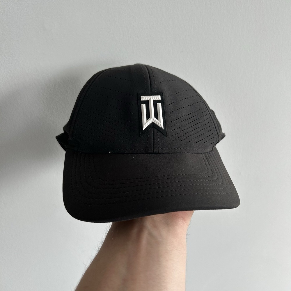 Nike Tiger Woods Golf Hat Men's Black Dri-FIT TW Logo Perforated Cap Size S/M